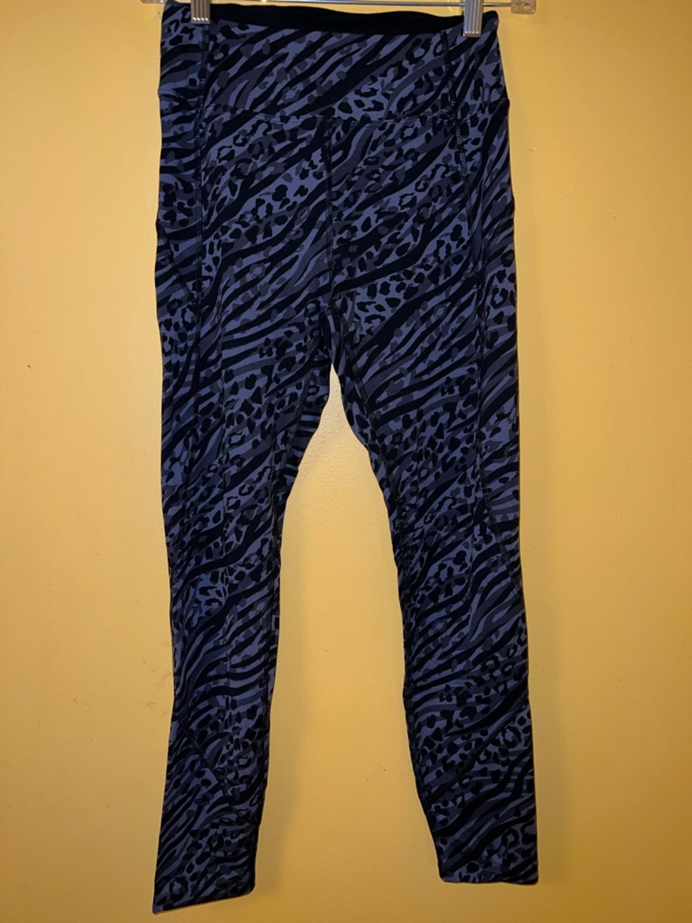 PINK Victoria's Secret Navy and Black Animal Print Leggings